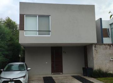 Casa · 183m² · 5 Recámaras · 3 Estacionamientos · Casa en Venta en Condominio Sole