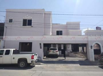 Casa · 405m² · 4 Recámaras · 4 Estacionamientos · Casa en Venta en Lomas Modelo