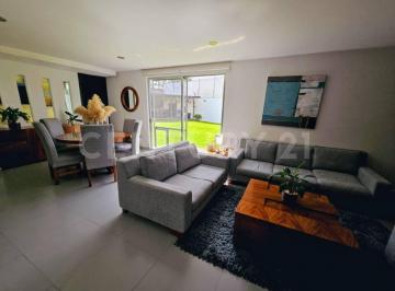 Casa · 276m² · 4 Recámaras · 2 Estacionamientos · Venta de Casa en Puebla San Andrés Cholula, con Jardín.