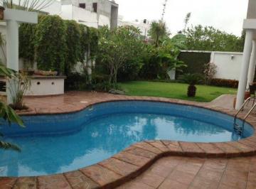 Casa de 3 habitaciones, Centro · Casa en Venta Zona Country con Alberca Propia