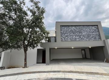 Casa de 4 habitaciones, Monterrey · Casa en Venta en Monterrey Zona Carretera Nacional Las Caleras
