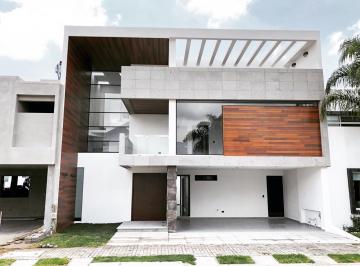 Casa de 3 habitaciones, San Andrés Cholula · Casa en Renta en Parque Coahuila, Lomas de Angelópolis, Puebla.