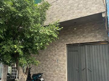 Casa de 6 habitaciones, Ecatepec de Morelos · Oportunidad: Propiedad con 3 Departamentos, Xalostoc