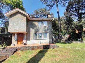 Casa · 115m² · 3 Recámaras · 7 Estacionamientos · Casa en Venta con Amplio Jardín y Bungalow en Monte Casino Morelos
