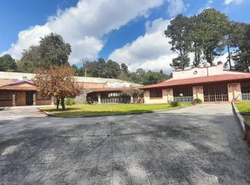 Casa · 367m² · 5 Recámaras · 10 Estacionamientos · Casa en Venta con Alberca y 3 Bungalows en Monte Casino Huitzilac Morelos