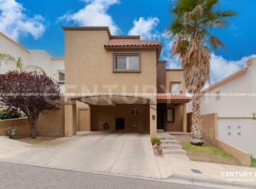 Casa · 245m² · 3 Recámaras · 2 Estacionamientos · Casa en Venta, Misión del Valle, Chihuahua