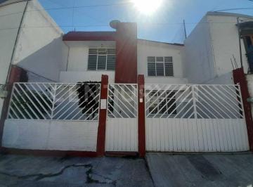 Casa · 172m² · 3 Recámaras · 1 Estacionamiento · Casa en Venta, Fracc. Vista Alegre, a Unas Calles de Cu