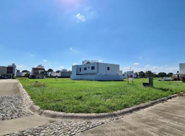 Terreno / Lote · 210m² · Terreno en Venta en Residencial con Seguridad y Casa Club
