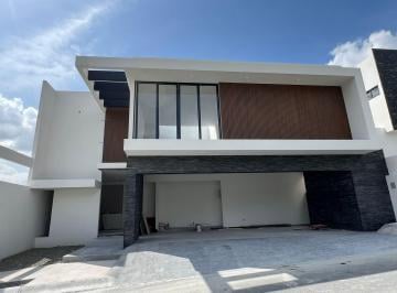 Casa de 4 habitaciones, Monterrey · Casa en Venta en Pedregal de La Montaña Zona Carretera Nacional