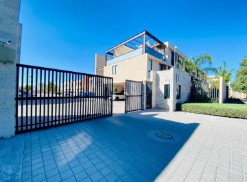 Casa en condominio de 2 habitaciones, Querétaro · Casa en Venta en Privada en El Refugio