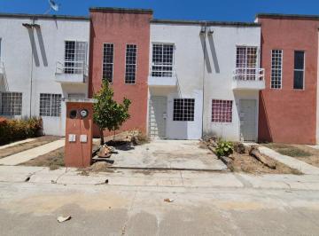 Casa · 60m² · 2 Recámaras · 1 Estacionamiento · Real del Palmar Cond. Villa Antigua Casa 29