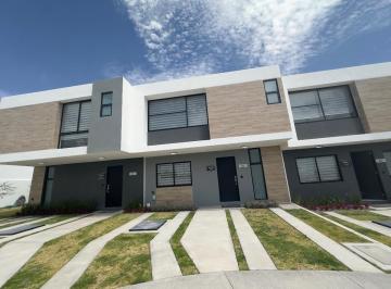 Casa en condominio · 150m² · 3 Recámaras · 2 Estacionamientos · Hermosa Casa en Venta con Recámara en Planta Baja y Amplia Terraza.?
