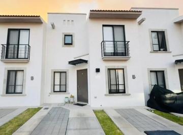 Casa en condominio · 120m² · 4 Recámaras · 2 Estacionamientos · Casa en Venta Dentro de Privada Celeste a La Entrada de Zakía