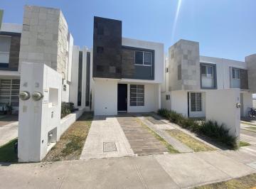 Casa en condominio · 109m² · 3 Recámaras · 2 Estacionamientos · Bonita Casa en Venta de Oportunidad en San Isidro Juriquilla