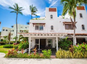 Casa en condominio · 345m² · 3 Recámaras · 1 Estacionamiento · Grandiosa Casa en Venta