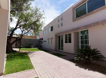 Casa de 4 habitaciones, León · Casa en Venta en Brisas del Campo 2