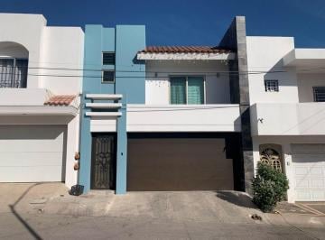 Casa · 211m² · 3 Recámaras · 2 Estacionamientos · Casa en Venta en Residencial Hacienda, Culiacan, Sinaloa