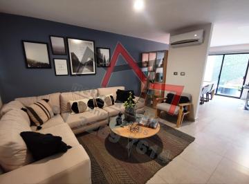 Casa de 3 habitaciones, Monterrey · Casa de 2 Pisos en Venta, Arriba de Av Leones