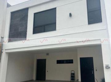 Casa · 263m² · 3 Recámaras · 2 Estacionamientos · Casa en Venta en Santiago