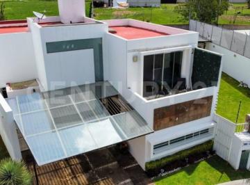 Casa · 247m² · 4 Recámaras · 2 Estacionamientos · Casa en Venta en Puebla, San Andrés Cholula