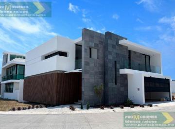 Casa · 330m² · 3 Recámaras · 2 Estacionamientos · Casa Residencial Nueva en Venta en Fracc. El Ancla, Ver