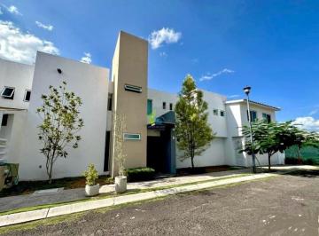 Casa en condominio · 239m² · 3 Recámaras · 2 Estacionamientos · Casa en Venta Fraccionamiento Privado Corregidora Querétaro