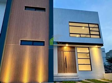 Casa en condominio · 242m² · 3 Recámaras · 2 Estacionamientos · Casa Nueva con Acabados Modernos en Venta Zibatá Querétaro