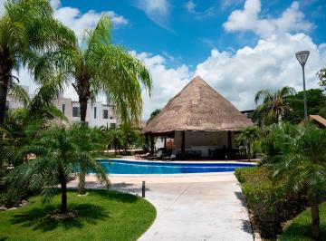Piscina principal · Casa de 3 Recámaras Entrega Inmediata Playa del Carmen