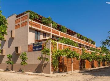 Casa · 295m² · 3 Recámaras · 1 Estacionamiento · Hermosa Casa Estilo Mexicano Contemporaneo