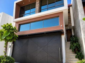 Casa en condominio · 263m² · 3 Recámaras · 3 Estacionamientos · Casa en Renta Completamente Amueblada en Privada Lumeria Montebello, Culiacan, Sinaloa