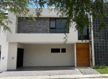 Casa · 283m² · 3 Recámaras · 2 Estacionamientos · Venta de Casa en Lomas del Molino IV, León, Gto