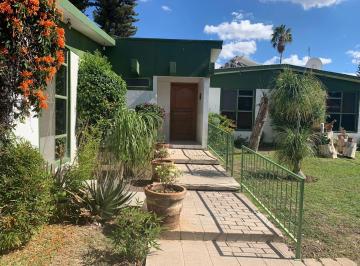 Casa · 377m² · 5 Recámaras · 4 Estacionamientos · Casa en Venta - (4)