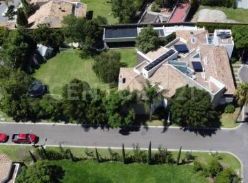 Casa · 968m² · 4 Recámaras · 8 Estacionamientos · Casa Residencial en Venta, en Zona Zavaleta, Camino Real a Cholula, Puebla, Pue.