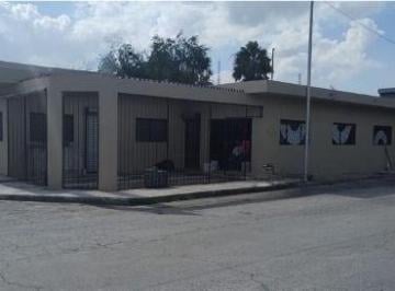 Local comercial · 222m² · 5 Estacionamientos · Local en Venta en Escobedo