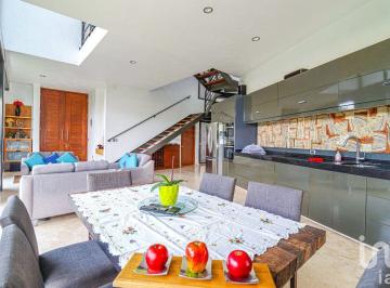 Casa · 345m² · 3 Recámaras · 2 Estacionamientos · Venta Casa Residencial Corinto