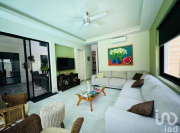 Casa · 447m² · 3 Recámaras · 3 Estacionamientos · Casa en Venta en Residencial Lagos del Sol en Cancun Quintana Roo