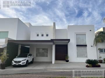 Casa · 457m² · 3 Recámaras · 2 Estacionamientos · Casa en Venta Ubicada en Una de Las Zonas Más Exclusivas de La Ciudad