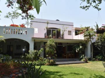 Casa · 440m² · 2 Recámaras · 2 Estacionamientos · Casa en Vista Hermosa