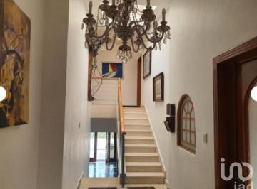 Casa · 900m² · 6 Recámaras · 7 Estacionamientos · Casa Venta Lomas Quebradas