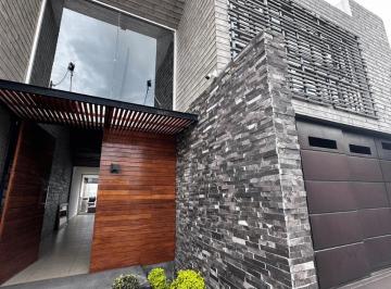 Casa · 363m² · 3 Recámaras · 2 Estacionamientos · Casa en Venta en Fraccionamiento Rancho de Jesús, Xixitla, Cholula