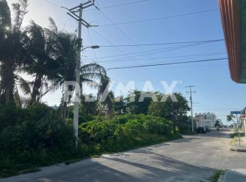 Terreno / Lote · 300m² · Venta Terreno Yucalpeten en Esquina, a Una Cuadra Marina en Progreso, Yucatán - (4)