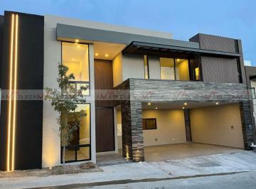 Casa · 420m² · 4 Recámaras · 3 Estacionamientos · Casa en Venta en Bosques de Las Misiones, Santiago