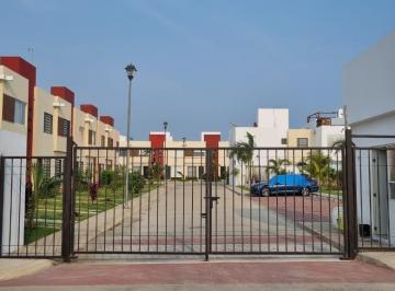 Casa · 60m² · 3 Recámaras · 1 Estacionamiento · Casa en Puerta Al Sol Cond. Ixtapa Casa. 11b