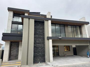 Casa · 809m² · 3 Recámaras · Residencia en Venta en La Herradura Carretera Nacional Monterrey Nuevo León