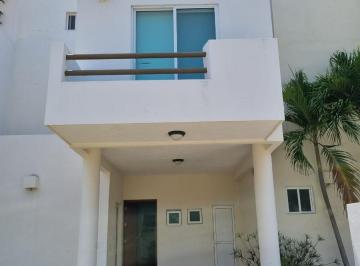 Casa · 199m² · 4 Recámaras · 2 Estacionamientos · Casa en Villa Velato Valto 32