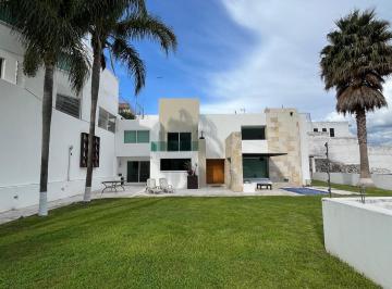 Casa de 3 habitaciones, Querétaro · Casa 3 Recamaras Jaridn y Alberca con Vista a La Ciudad