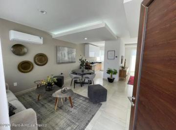 Casa de 3 habitaciones, El Marqués · Venta - Zakia. Casa con Amenidades, 3 Recamaras, Estudio o Area de Tv