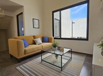 Casa · 220m² · 3 Recámaras · 2 Estacionamientos · Casa con 3 Niveles y Baño Completo en Cada Recámara, Sala de Tv a un Lado de Plaza Antea Qro