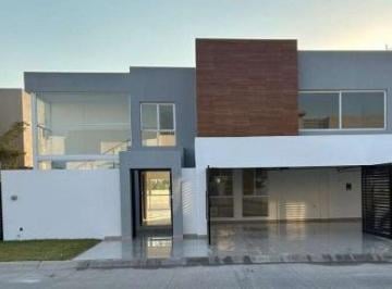 Casa · 502m² · 4 Recámaras · 3 Estacionamientos · Venta de Casa en Residencial El Molino Condominio XII