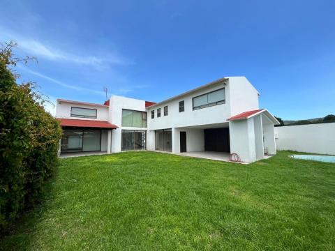 Se vende casa en Haras del Bosque, fraccionamiento La Joya. Una cas…